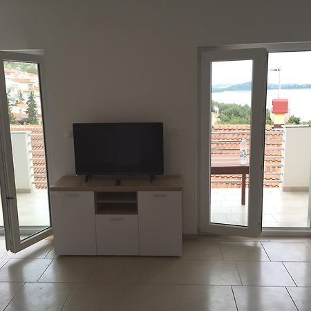 House With Sea View Apartment Drage Exterior photo