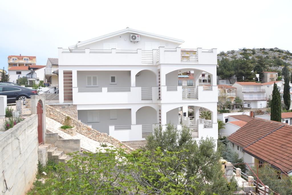 House With Sea View Apartment Drage Exterior photo